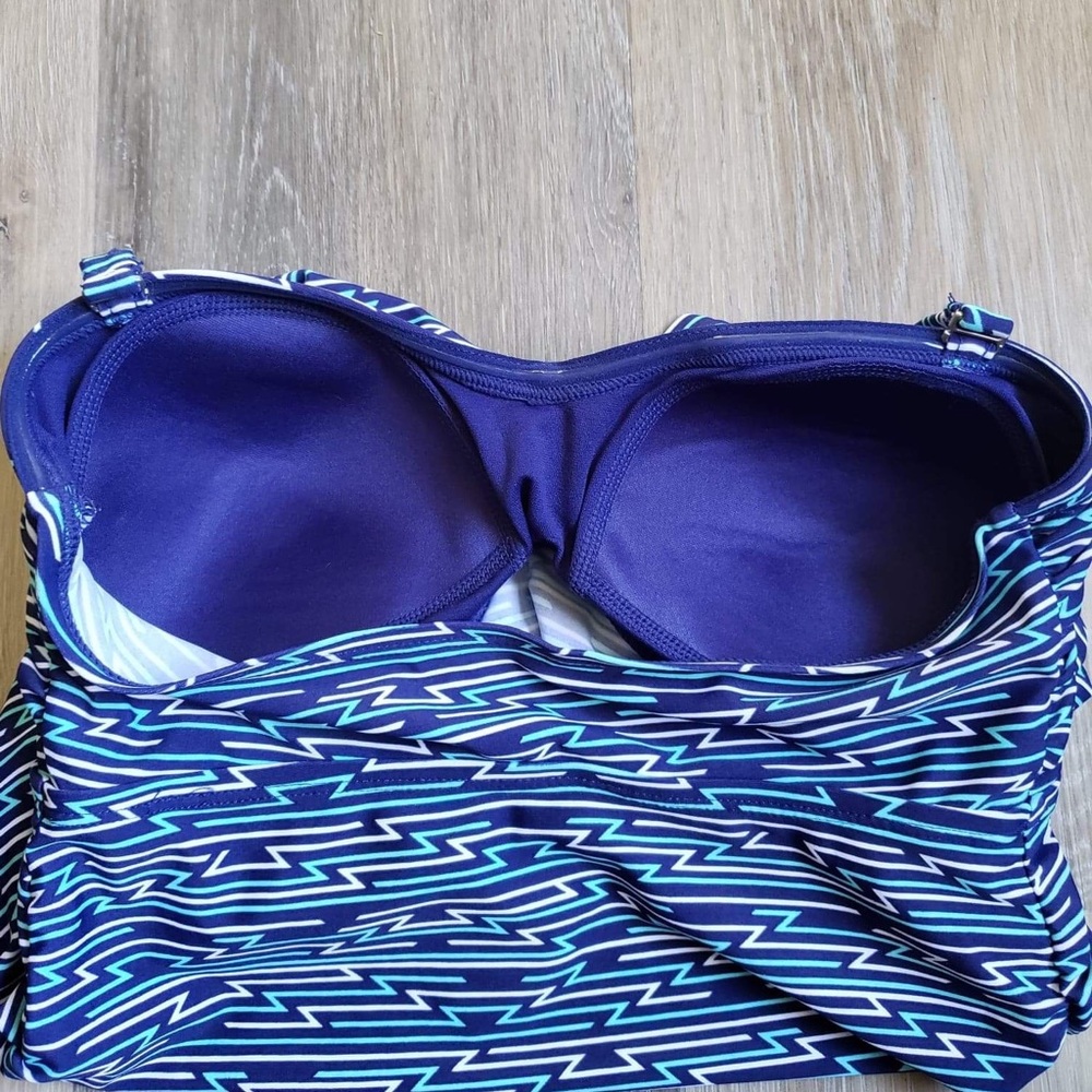 Beach Bump swim top - Picture 3 of 8